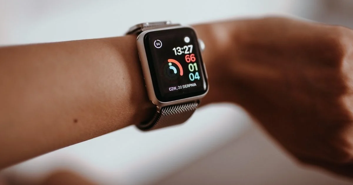 Manfaat Ceria Memakai Smartwatch