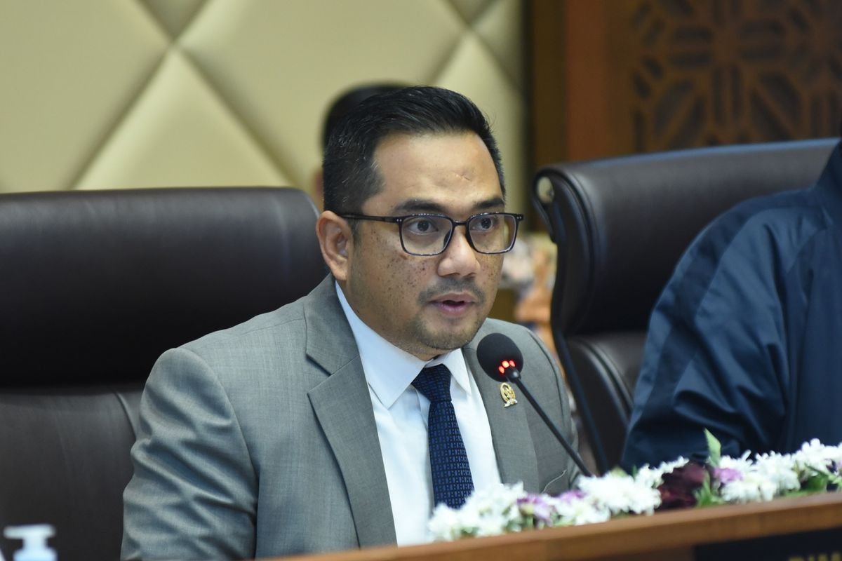 Ketua Komisi II DPR