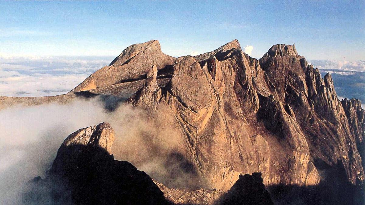 Gunung Kinabalu Malaysia Gunung Tertinggi dengan Pemandangan yang Memukau