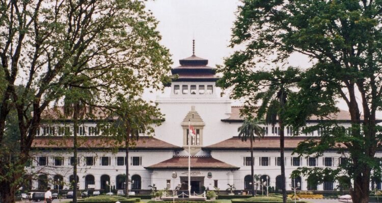 KA Sangkuriang